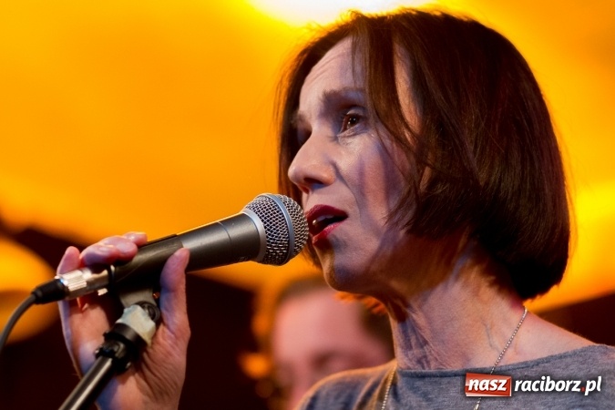 Zdjęcie w galerii na portalu naszraciborz.pl: Lidia Pospieszalska wystąpiła na Końcu Świata wiadomości z regionu