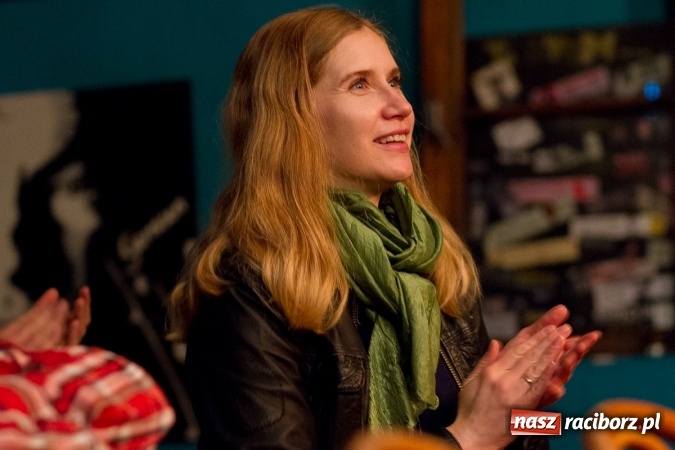 Zdjęcie w galerii na portalu naszraciborz.pl: Lidia Pospieszalska wystąpiła na Końcu Świata wiadomości z regionu