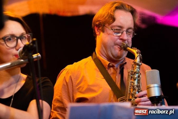 Zdjęcie w galerii na portalu naszraciborz.pl: Lidia Pospieszalska wystąpiła na Końcu Świata wiadomości z regionu