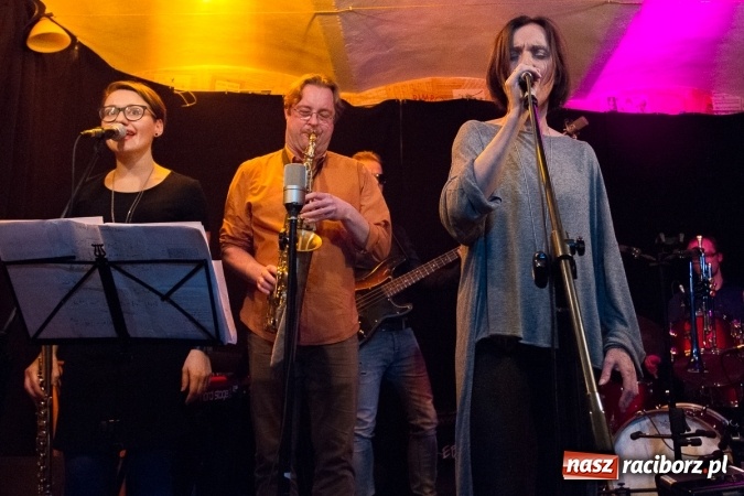 Zdjęcie w galerii na portalu naszraciborz.pl: Lidia Pospieszalska wystąpiła na Końcu Świata wiadomości z regionu