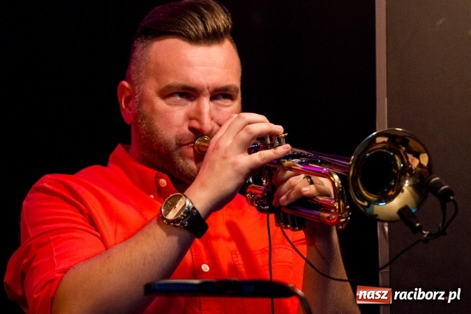 Zdjęcie w galerii na portalu naszraciborz.pl: Lidia Pospieszalska wystąpiła na Końcu Świata wiadomości z regionu