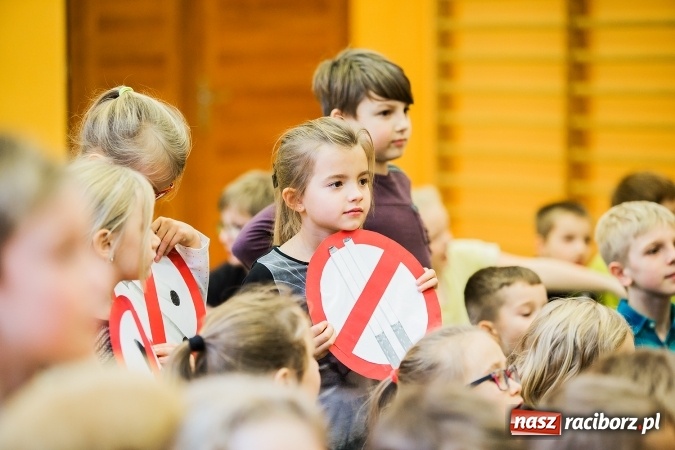 Zdjęcie w galerii na portalu naszraciborz.pl: W Szkole Podstawowej nr 13 podsumowano tydzień profilaktyki wiadomości z regionu