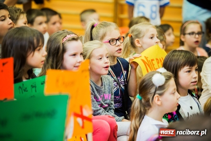 Zdjęcie w galerii na portalu naszraciborz.pl: W Szkole Podstawowej nr 13 podsumowano tydzień profilaktyki wiadomości z regionu