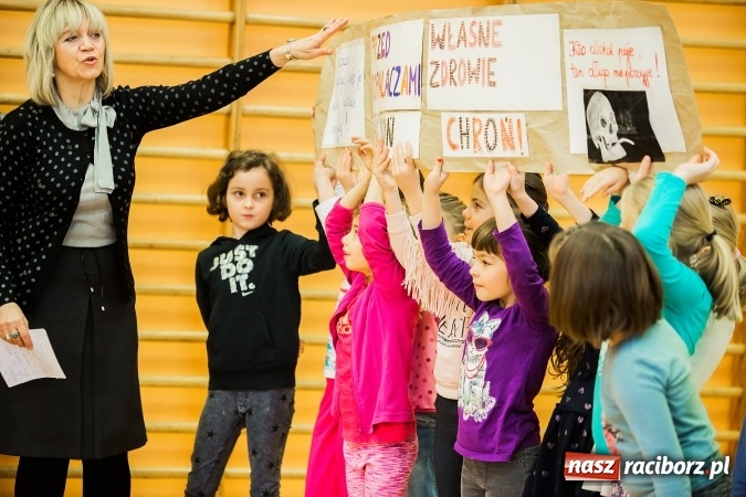 Zdjęcie w galerii na portalu naszraciborz.pl: W Szkole Podstawowej nr 13 podsumowano tydzień profilaktyki wiadomości z regionu