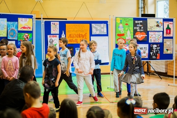 Zdjęcie w galerii na portalu naszraciborz.pl: W Szkole Podstawowej nr 13 podsumowano tydzień profilaktyki wiadomości z regionu