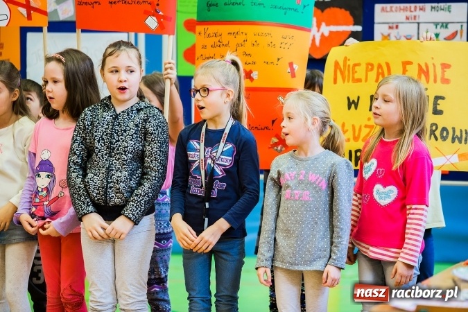 Zdjęcie w galerii na portalu naszraciborz.pl: W Szkole Podstawowej nr 13 podsumowano tydzień profilaktyki wiadomości z regionu