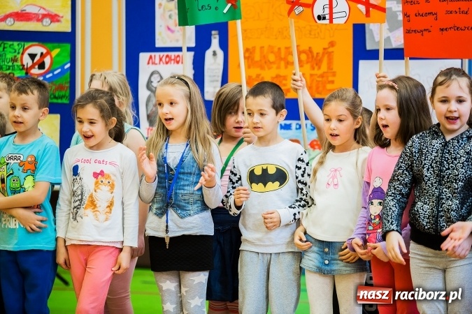 Zdjęcie w galerii na portalu naszraciborz.pl: W Szkole Podstawowej nr 13 podsumowano tydzień profilaktyki wiadomości z regionu