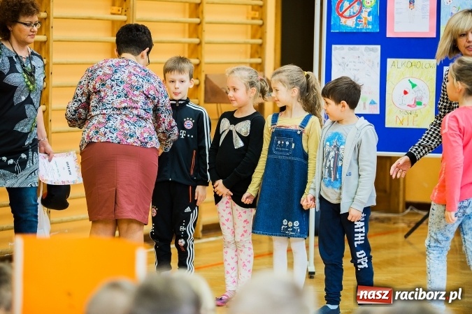 Zdjęcie w galerii na portalu naszraciborz.pl: W Szkole Podstawowej nr 13 podsumowano tydzień profilaktyki wiadomości z regionu