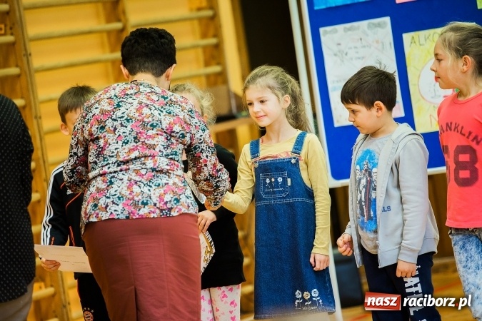 Zdjęcie w galerii na portalu naszraciborz.pl: W Szkole Podstawowej nr 13 podsumowano tydzień profilaktyki wiadomości z regionu