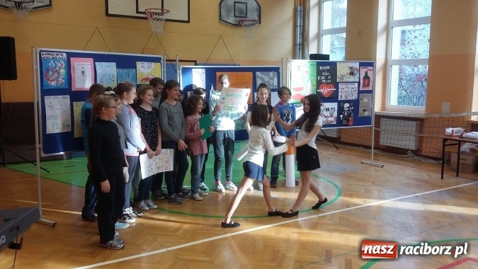 Zdjęcie w galerii na portalu naszraciborz.pl: W Szkole Podstawowej nr 13 podsumowano tydzień profilaktyki wiadomości z regionu