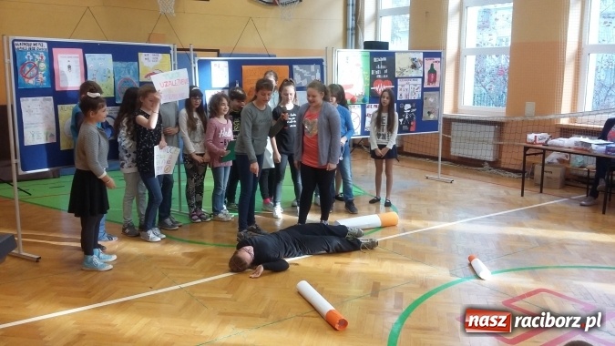 Zdjęcie w galerii na portalu naszraciborz.pl: W Szkole Podstawowej nr 13 podsumowano tydzień profilaktyki wiadomości z regionu