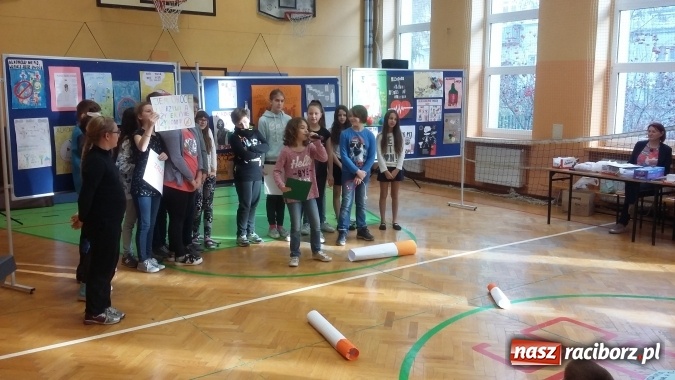 Zdjęcie w galerii na portalu naszraciborz.pl: W Szkole Podstawowej nr 13 podsumowano tydzień profilaktyki wiadomości z regionu