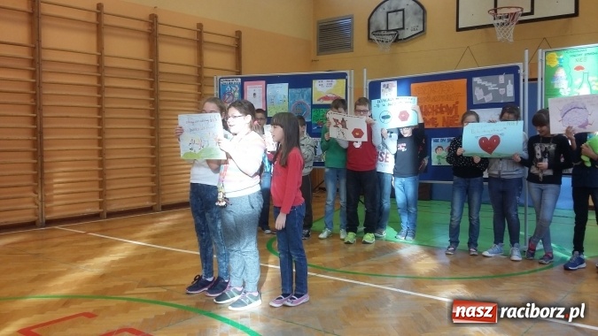 Zdjęcie w galerii na portalu naszraciborz.pl: W Szkole Podstawowej nr 13 podsumowano tydzień profilaktyki wiadomości z regionu