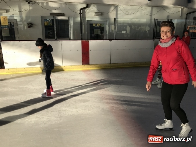 Zdjęcie w galerii na portalu naszraciborz.pl: UKS Zryw Nędza odwiedził pszowskie lodowisko wiadomości z regionu