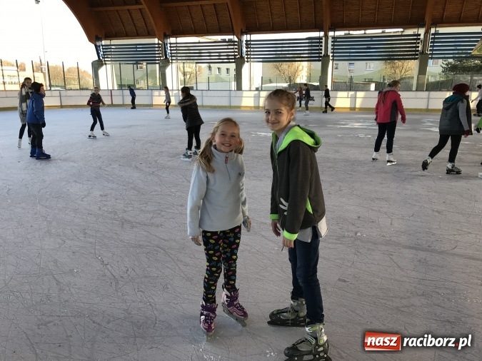 Zdjęcie w galerii na portalu naszraciborz.pl: UKS Zryw Nędza odwiedził pszowskie lodowisko wiadomości z regionu