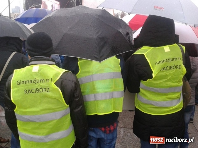 Zdjęcie w galerii na portalu naszraciborz.pl: Nie dla chaosu w szkole - nauczyciele z powiatu raciborskiego manifestowali w Warszawie wiadomości z regionu