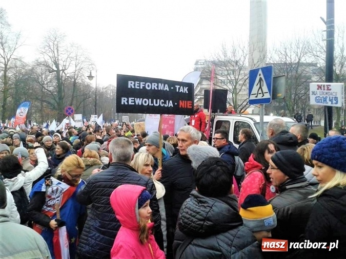 Zdjęcie w galerii na portalu naszraciborz.pl: Nie dla chaosu w szkole - nauczyciele z powiatu raciborskiego manifestowali w Warszawie wiadomości z regionu