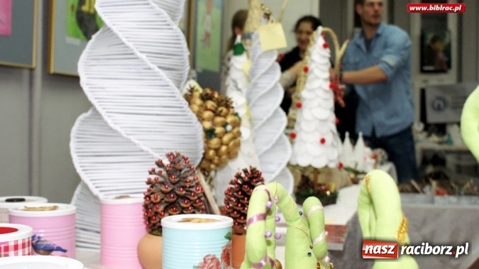 Zdjęcie w galerii na portalu naszraciborz.pl: Nocna szychta w bibliotece za nami wiadomości z regionu