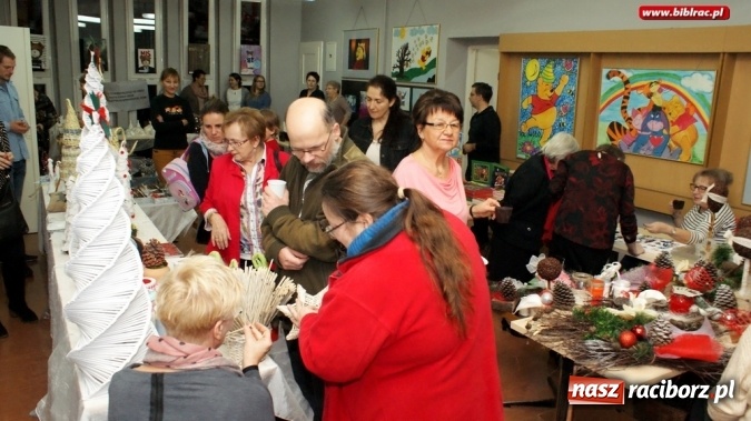 Zdjęcie w galerii na portalu naszraciborz.pl: Nocna szychta w bibliotece za nami wiadomości z regionu