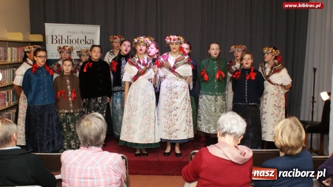 Zdjęcie w galerii na portalu naszraciborz.pl: Nocna szychta w bibliotece za nami wiadomości z regionu