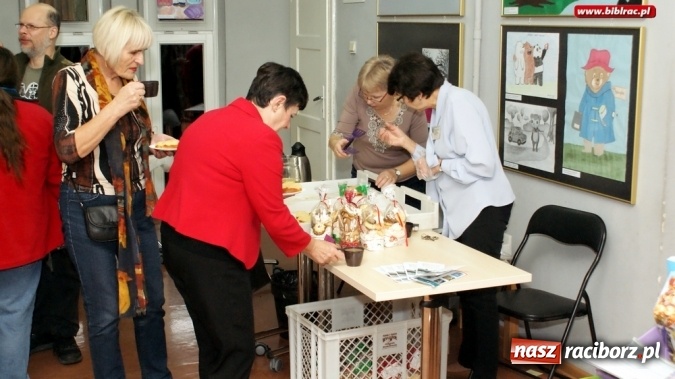 Zdjęcie w galerii na portalu naszraciborz.pl: Nocna szychta w bibliotece za nami wiadomości z regionu