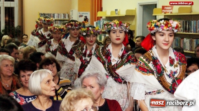 Zdjęcie w galerii na portalu naszraciborz.pl: Nocna szychta w bibliotece za nami wiadomości z regionu