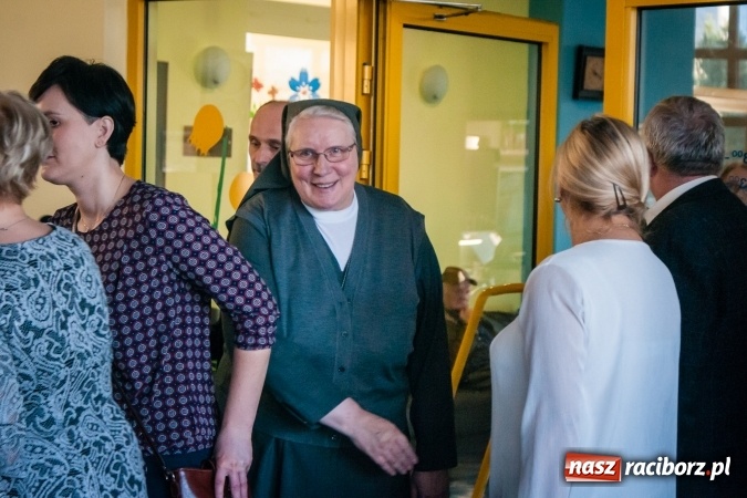 Zdjęcie w galerii na portalu naszraciborz.pl: Każdy ma coś, co może dać innym. Dzień pracownika socjalnego w DPS Złota Jesień wiadomości z regionu