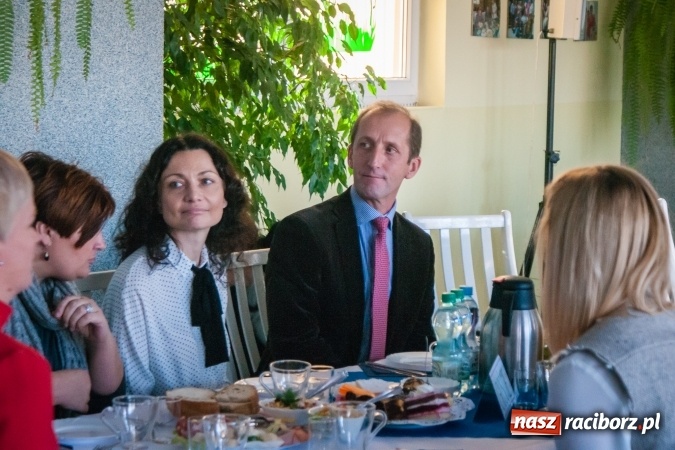 Zdjęcie w galerii na portalu naszraciborz.pl: Każdy ma coś, co może dać innym. Dzień pracownika socjalnego w DPS Złota Jesień wiadomości z regionu