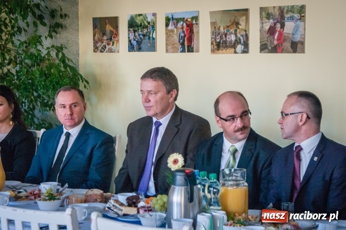 Zdjęcie w galerii na portalu naszraciborz.pl: Każdy ma coś, co może dać innym. Dzień pracownika socjalnego w DPS Złota Jesień wiadomości z regionu