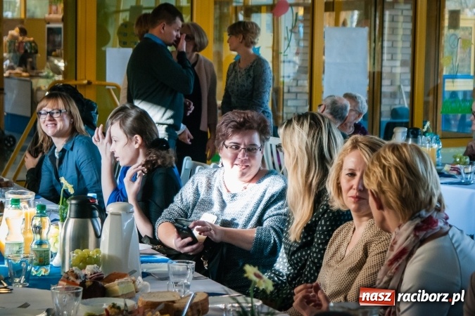 Zdjęcie w galerii na portalu naszraciborz.pl: Każdy ma coś, co może dać innym. Dzień pracownika socjalnego w DPS Złota Jesień wiadomości z regionu