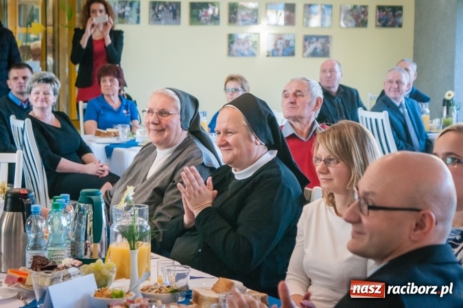 Zdjęcie w galerii na portalu naszraciborz.pl: Każdy ma coś, co może dać innym. Dzień pracownika socjalnego w DPS Złota Jesień wiadomości z regionu