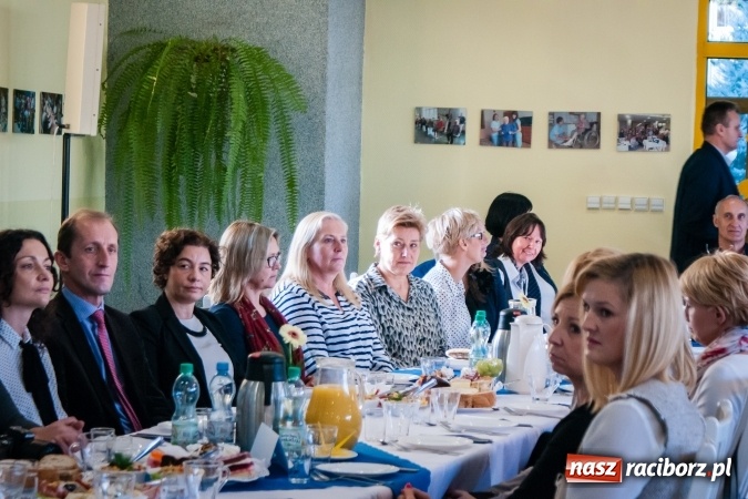 Zdjęcie w galerii na portalu naszraciborz.pl: Każdy ma coś, co może dać innym. Dzień pracownika socjalnego w DPS Złota Jesień wiadomości z regionu