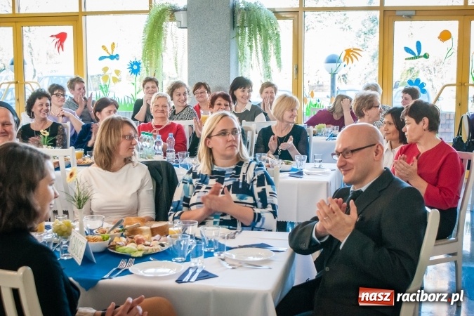 Zdjęcie w galerii na portalu naszraciborz.pl: Każdy ma coś, co może dać innym. Dzień pracownika socjalnego w DPS Złota Jesień wiadomości z regionu