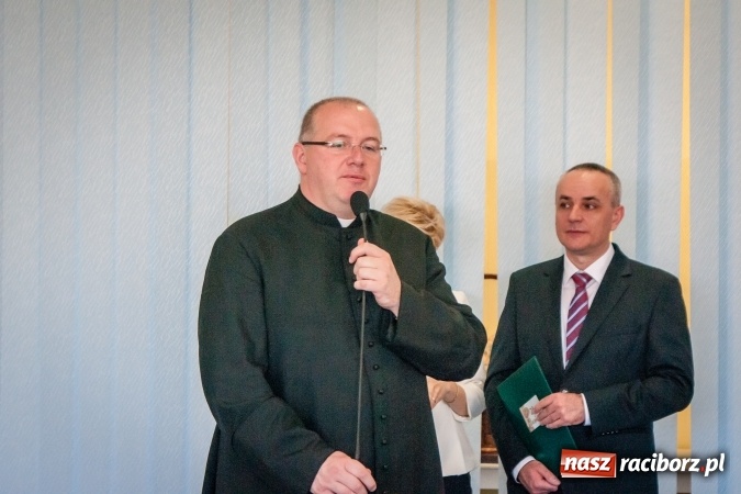 Zdjęcie w galerii na portalu naszraciborz.pl: Każdy ma coś, co może dać innym. Dzień pracownika socjalnego w DPS Złota Jesień wiadomości z regionu