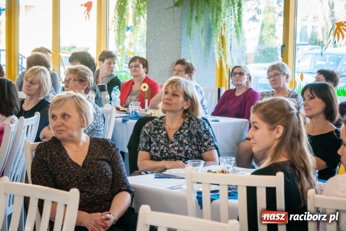 Zdjęcie w galerii na portalu naszraciborz.pl: Każdy ma coś, co może dać innym. Dzień pracownika socjalnego w DPS Złota Jesień wiadomości z regionu