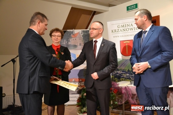 Zdjęcie w galerii na portalu naszraciborz.pl: Gmina Krzanowice honoruje aktywnych społecznie mieszkańc&oacute;w wiadomości z regionu