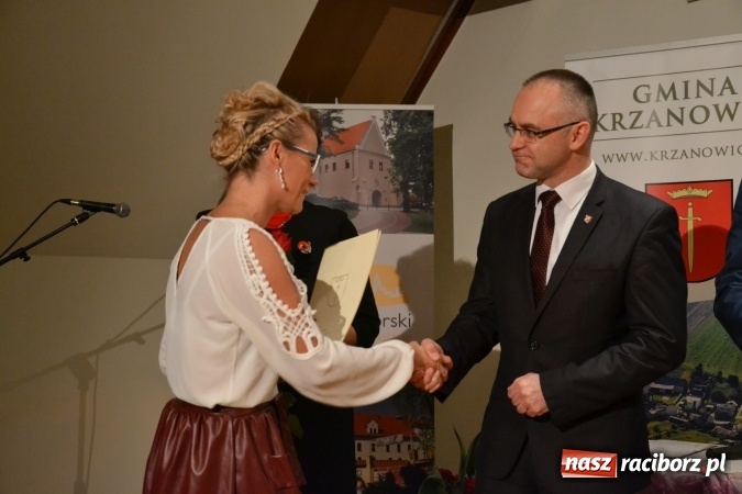 Zdjęcie w galerii na portalu naszraciborz.pl: Gmina Krzanowice honoruje aktywnych społecznie mieszkańc&oacute;w wiadomości z regionu