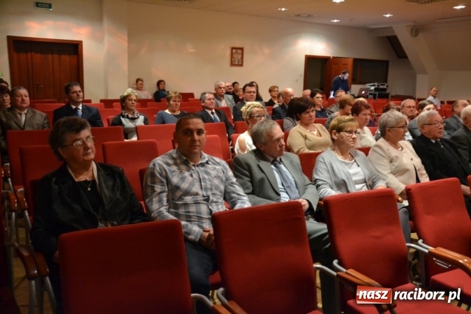 Zdjęcie w galerii na portalu naszraciborz.pl: Gmina Krzanowice honoruje aktywnych społecznie mieszkańc&oacute;w wiadomości z regionu