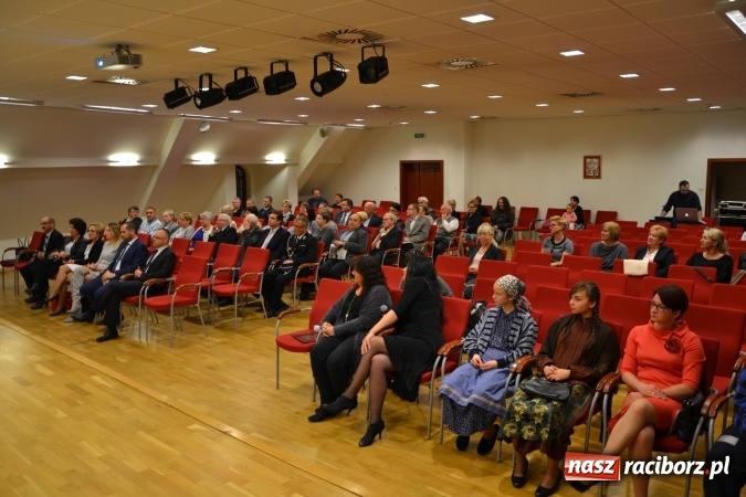 Zdjęcie w galerii na portalu naszraciborz.pl: Gmina Krzanowice honoruje aktywnych społecznie mieszkańc&oacute;w wiadomości z regionu