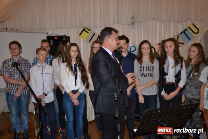 Zdjęcie w galerii na portalu naszraciborz.pl: W zamku w Chałupkach podsumowano projekt Nasze Radio wiadomości z regionu