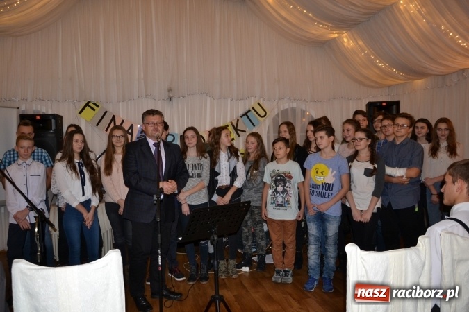 Zdjęcie w galerii na portalu naszraciborz.pl: W zamku w Chałupkach podsumowano projekt Nasze Radio wiadomości z regionu