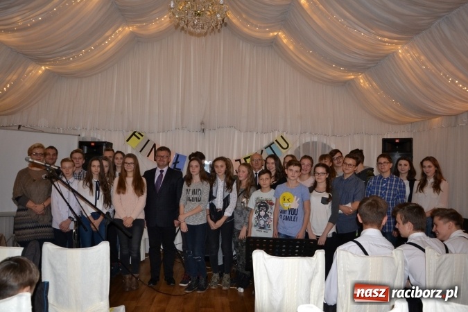 Zdjęcie w galerii na portalu naszraciborz.pl: W zamku w Chałupkach podsumowano projekt Nasze Radio wiadomości z regionu