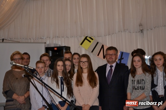 Zdjęcie w galerii na portalu naszraciborz.pl: W zamku w Chałupkach podsumowano projekt Nasze Radio wiadomości z regionu