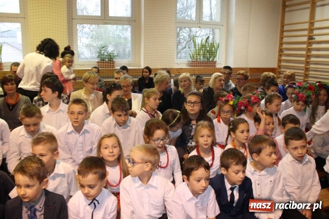 Zdjęcie w galerii na portalu naszraciborz.pl: Tegoroczne święto szkoły na Płoni z Władysławem Reymontem wiadomości z regionu