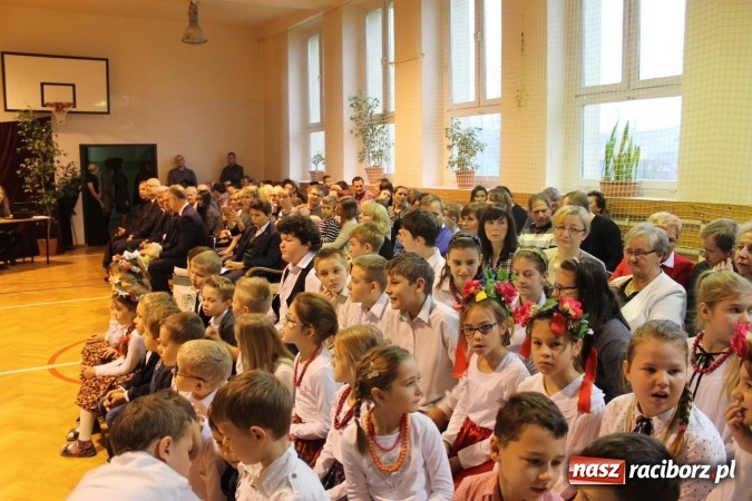 Zdjęcie w galerii na portalu naszraciborz.pl: Tegoroczne święto szkoły na Płoni z Władysławem Reymontem wiadomości z regionu