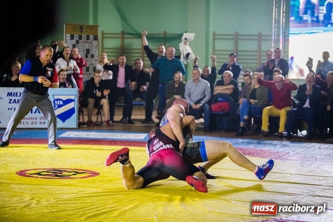 Zdjęcie w galerii na portalu naszraciborz.pl: Pewna wygrana MKZ Unii Racibórz. Nasi zapaśnicy umocnili się na pozycji wicelidera KLZ wiadomości z regionu