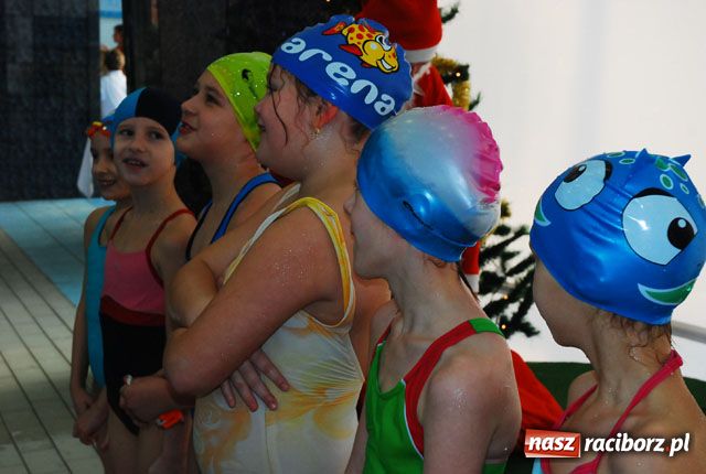 Zdjęcie w galerii na portalu naszraciborz.pl: Mikołajkowe zawody pływackie wiadomości z regionu