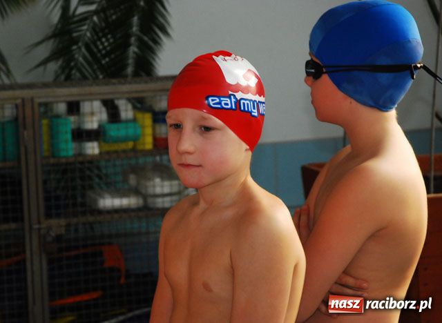 Zdjęcie w galerii na portalu naszraciborz.pl: Mikołajkowe zawody pływackie wiadomości z regionu