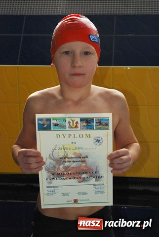 Zdjęcie w galerii na portalu naszraciborz.pl: Mikołajkowe zawody pływackie wiadomości z regionu