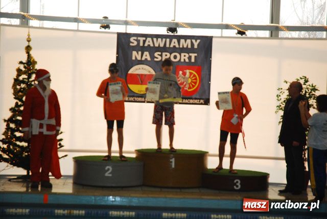 Zdjęcie w galerii na portalu naszraciborz.pl: Mikołajkowe zawody pływackie wiadomości z regionu